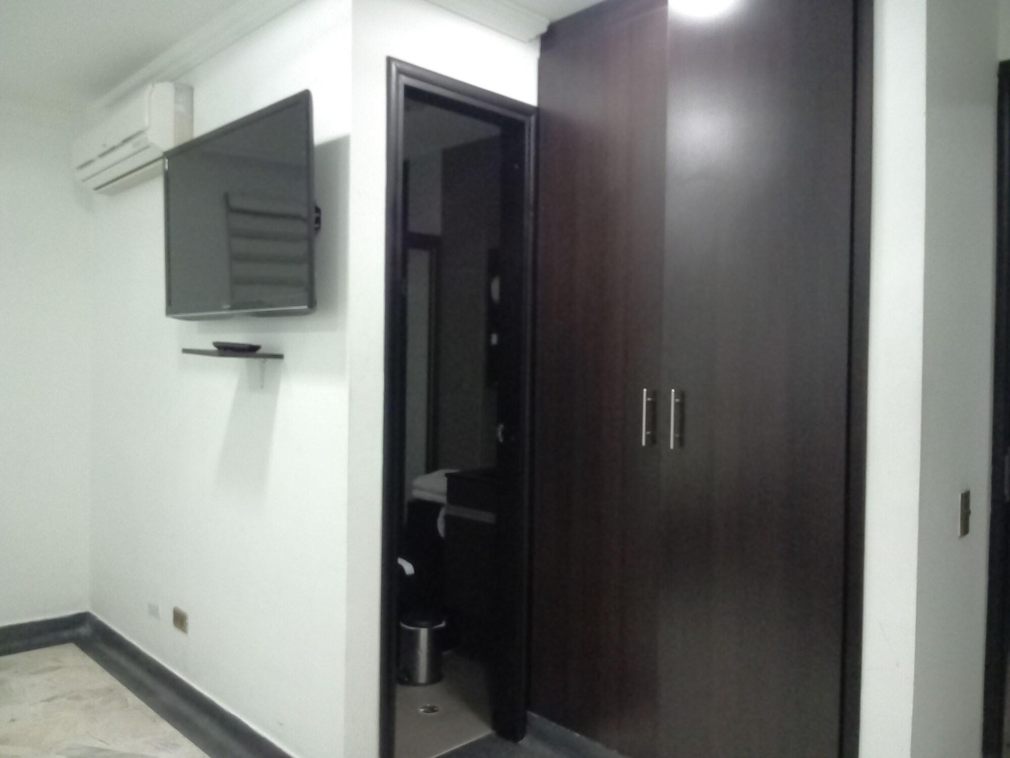Hotel Calasanz Real Меделин Екстериор снимка