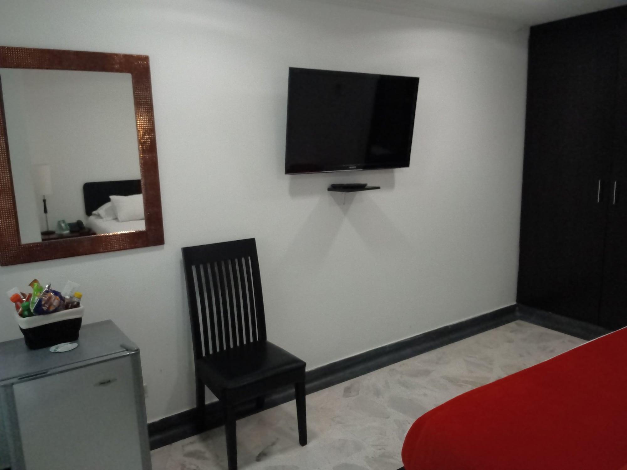 Hotel Calasanz Real Меделин Екстериор снимка