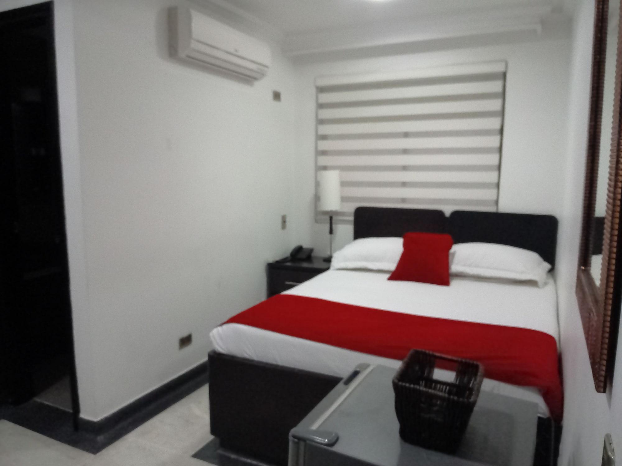 Hotel Calasanz Real Меделин Екстериор снимка