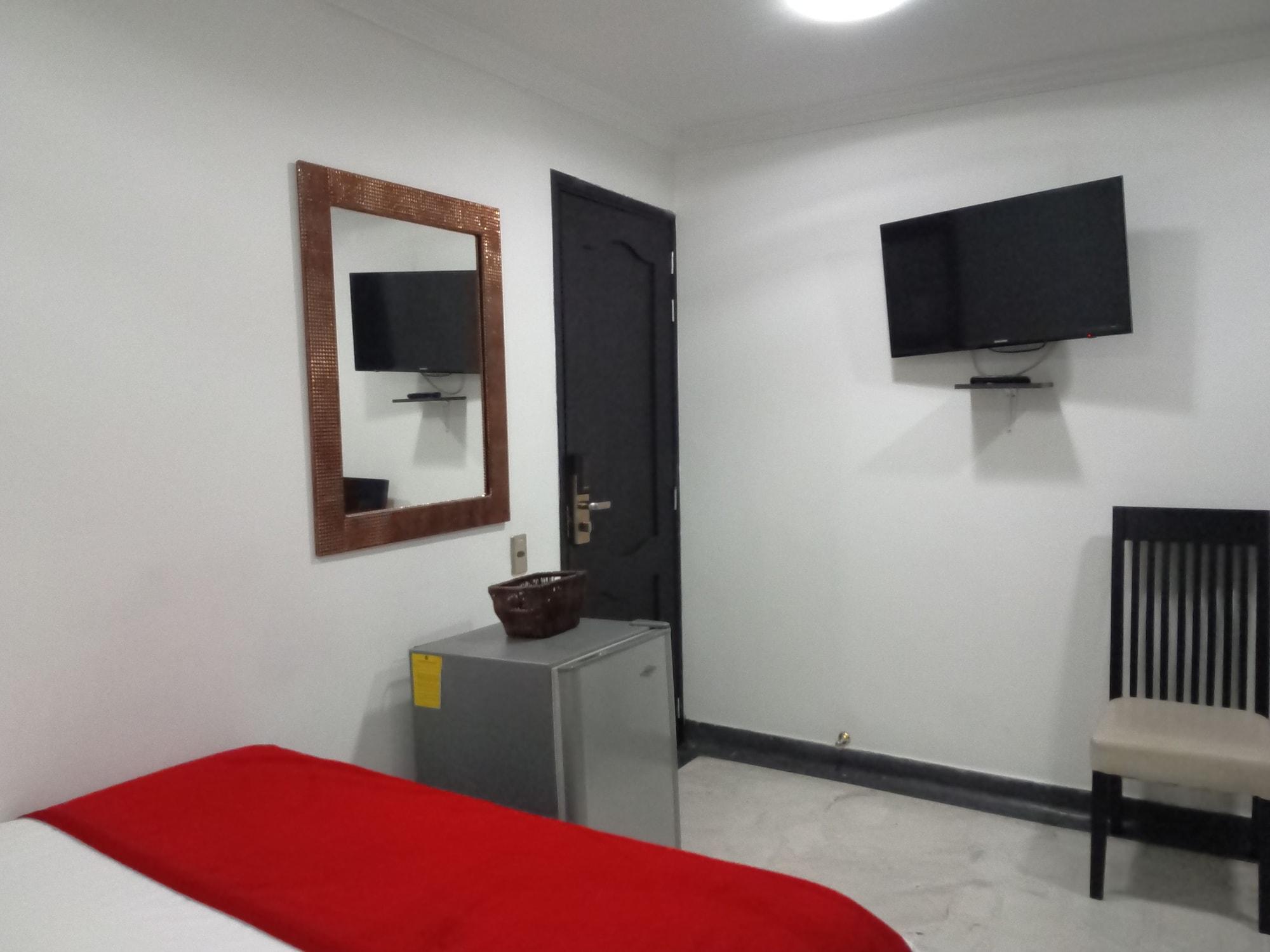 Hotel Calasanz Real Меделин Екстериор снимка