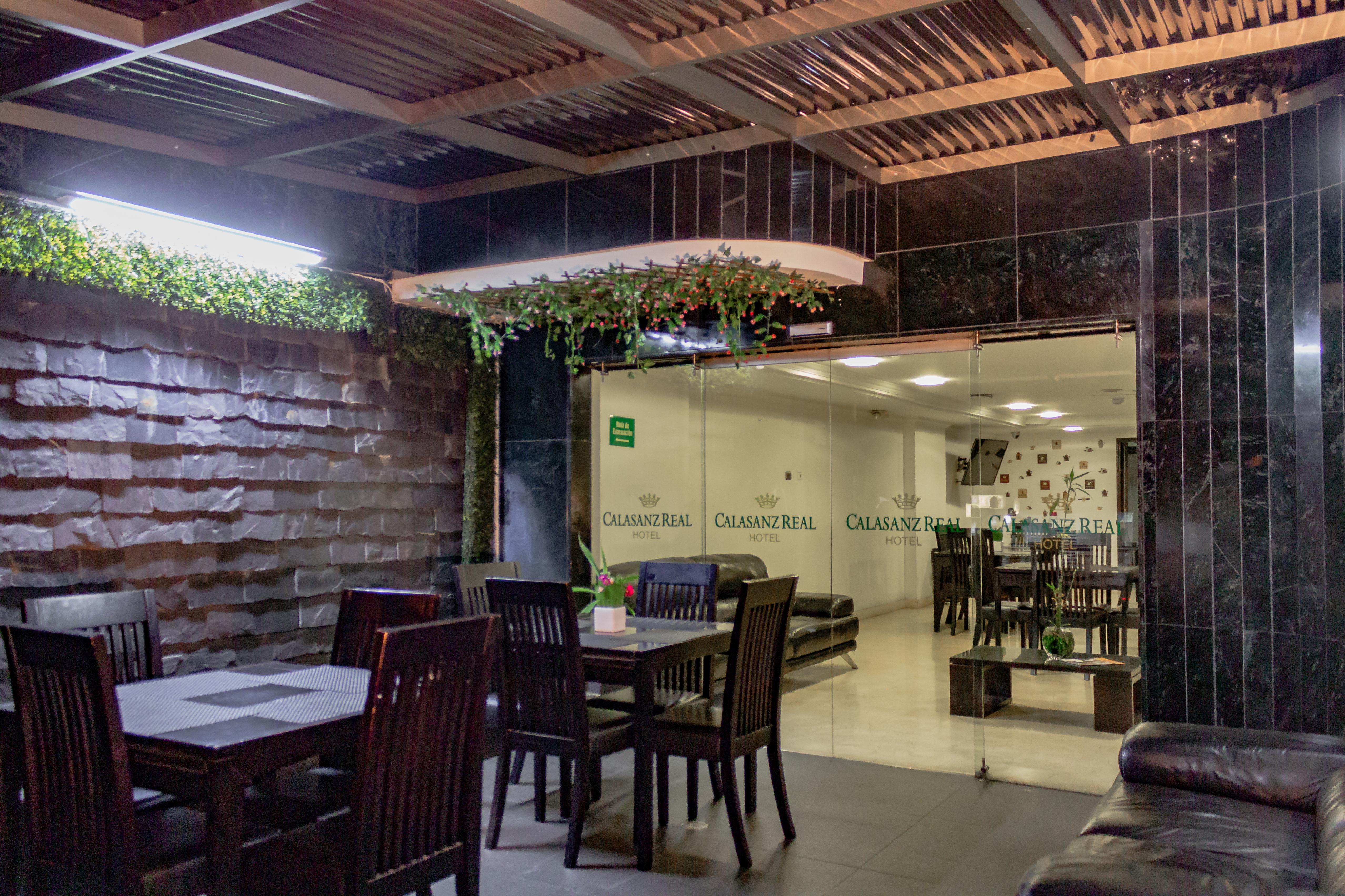 Hotel Calasanz Real Меделин Екстериор снимка