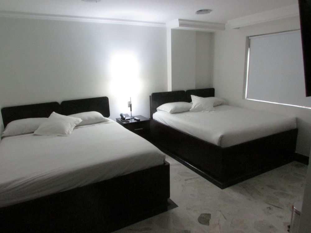 Hotel Calasanz Real Меделин Екстериор снимка