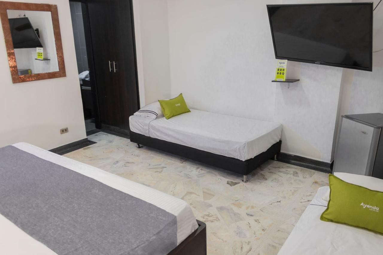Hotel Calasanz Real Меделин Екстериор снимка